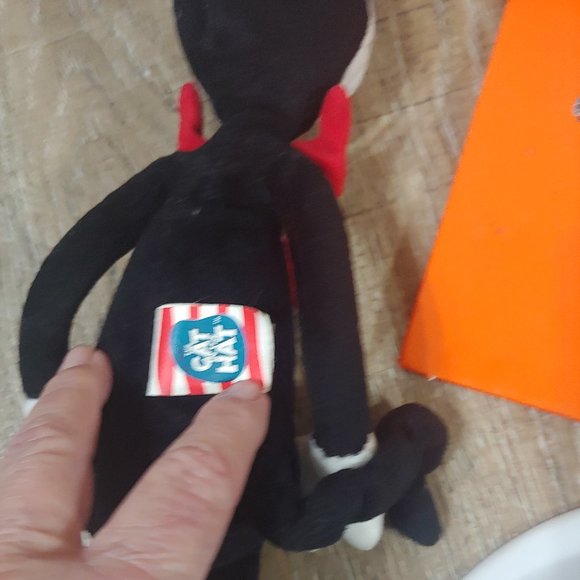 Cat in the Hat plush/2 Dr Suess books one hardback one paperback /dish plate - Picture 10 of 15